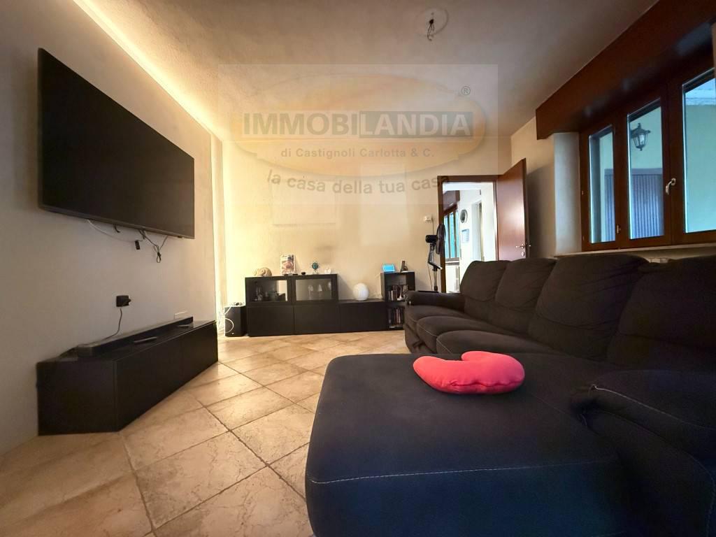 Trilocale con box a Agnadello