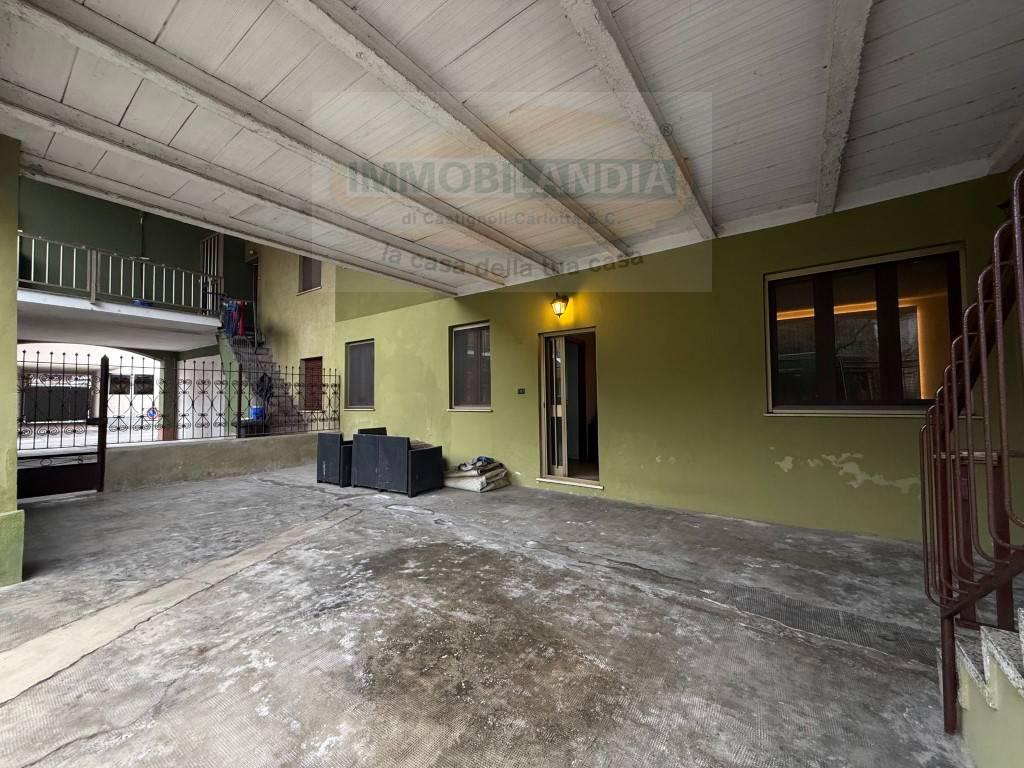 Trilocale con box a Agnadello