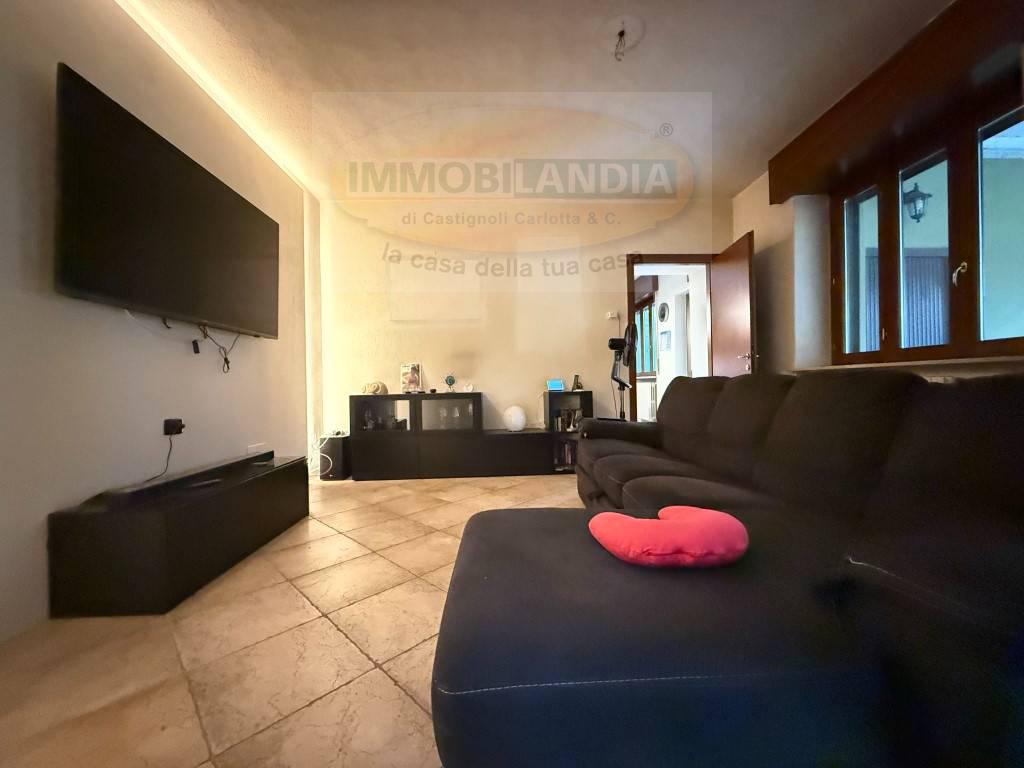 Trilocale con box a Agnadello