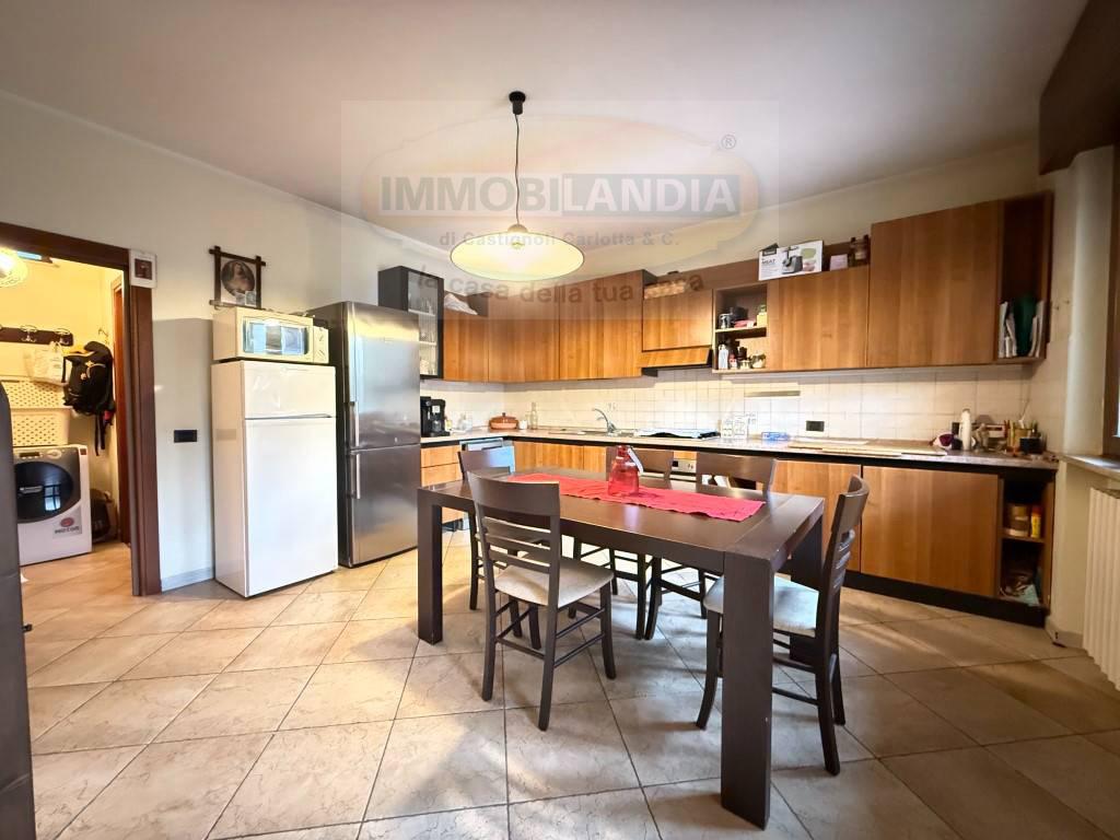 Trilocale con box a Agnadello