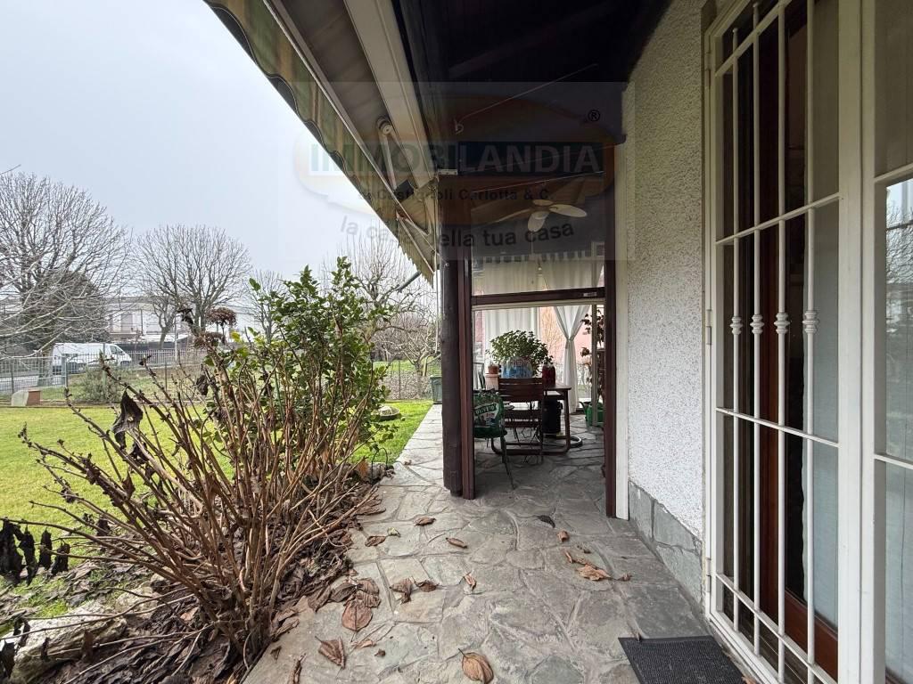 Villa con giardino a Paullo