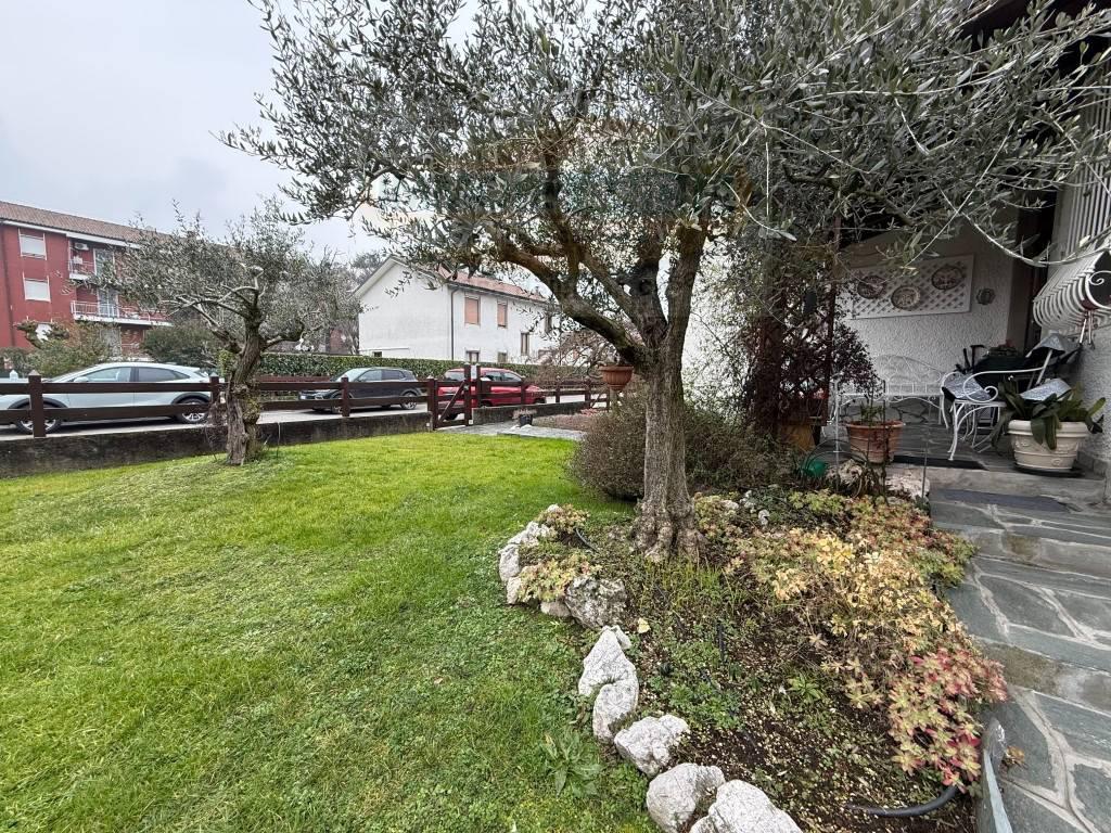 Villa con giardino a Paullo