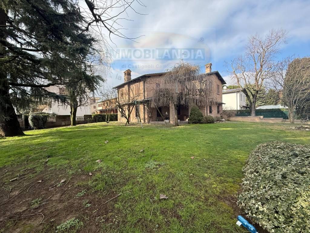 Villa con giardino a Zelo Buon Persico