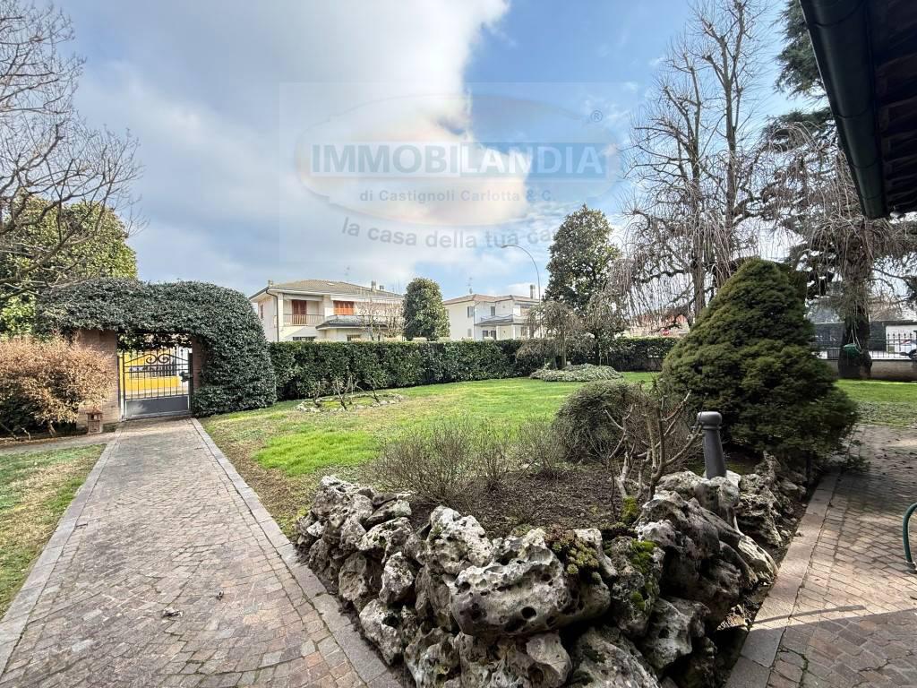 Villa con giardino a Zelo Buon Persico
