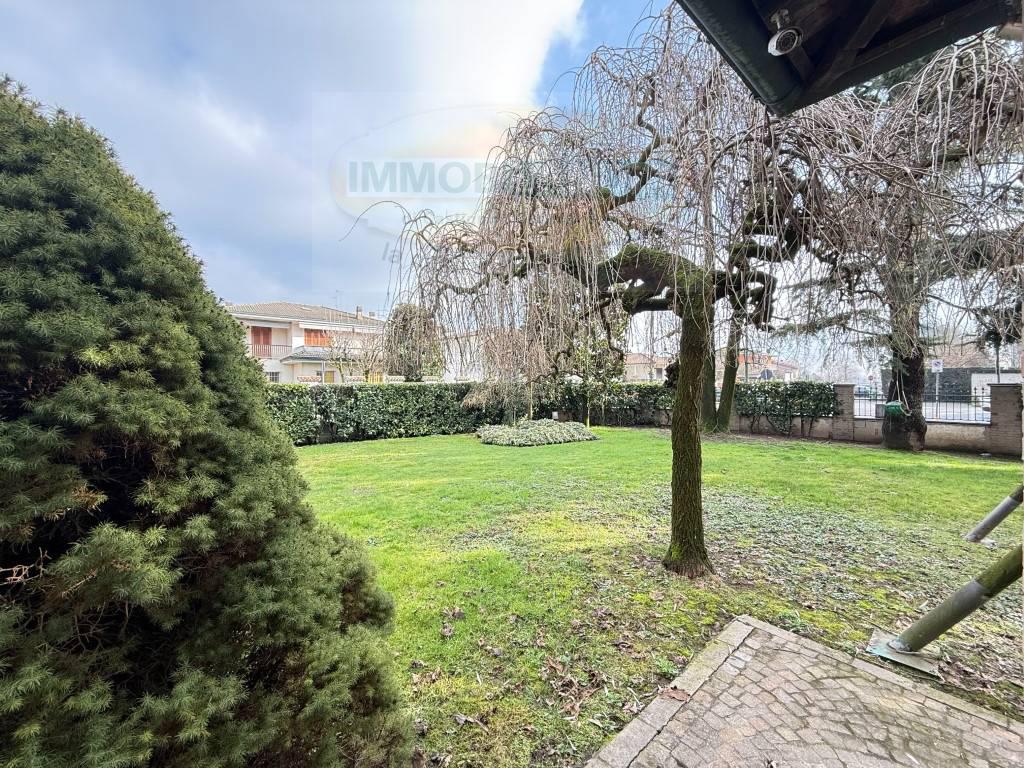 Villa con giardino a Zelo Buon Persico