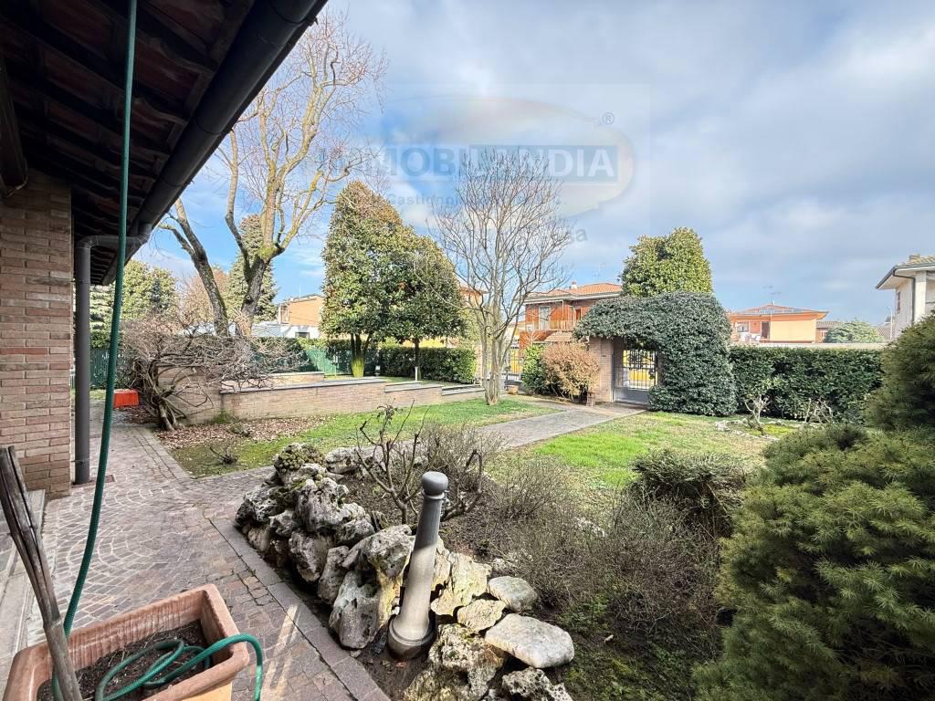 Villa con giardino a Zelo Buon Persico