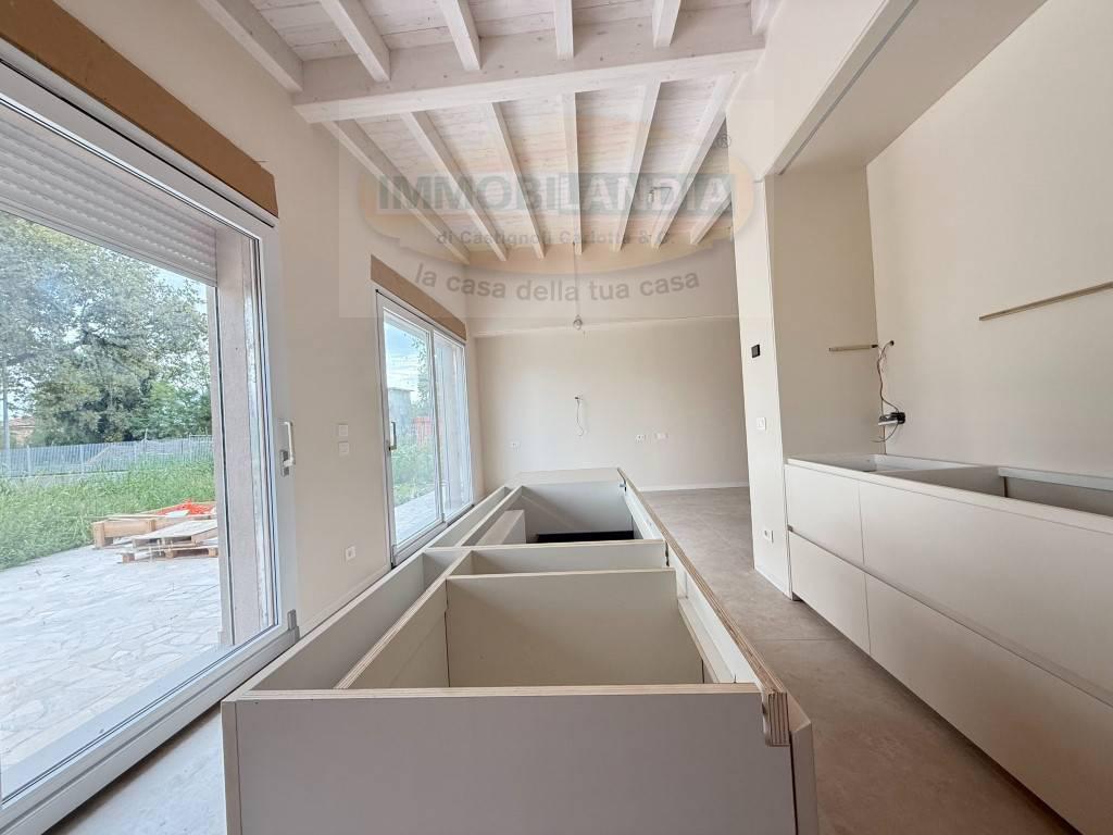 Villa Bifamiliare con giardino a Comazzo