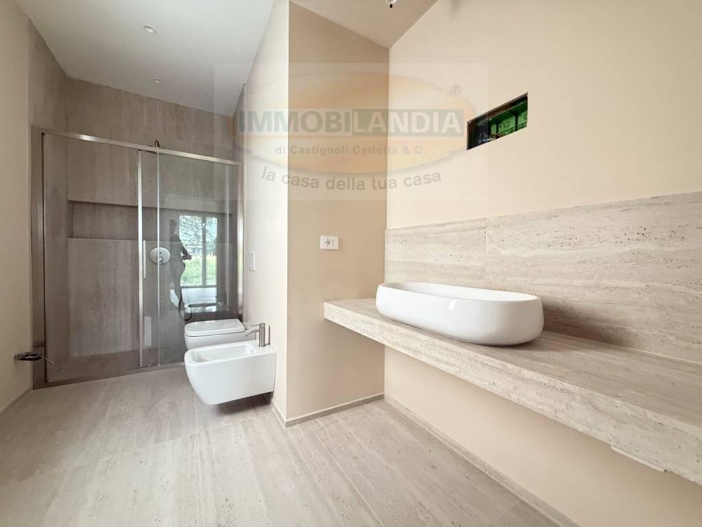 Villa Bifamiliare con giardino a Comazzo