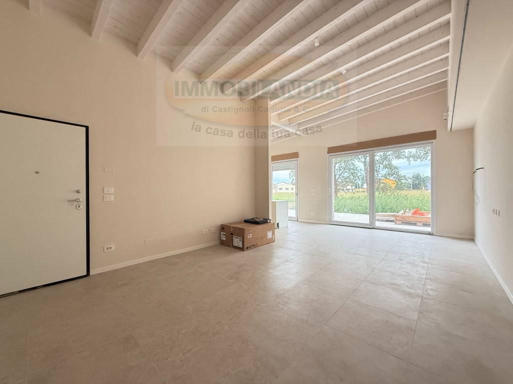 Villa Bifamiliare con giardino a Comazzo