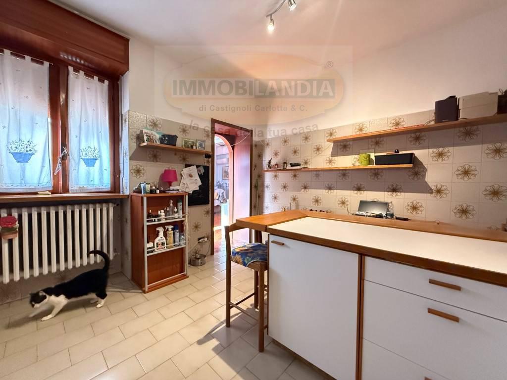 Casa indipendente con box a Peschiera Borromeo