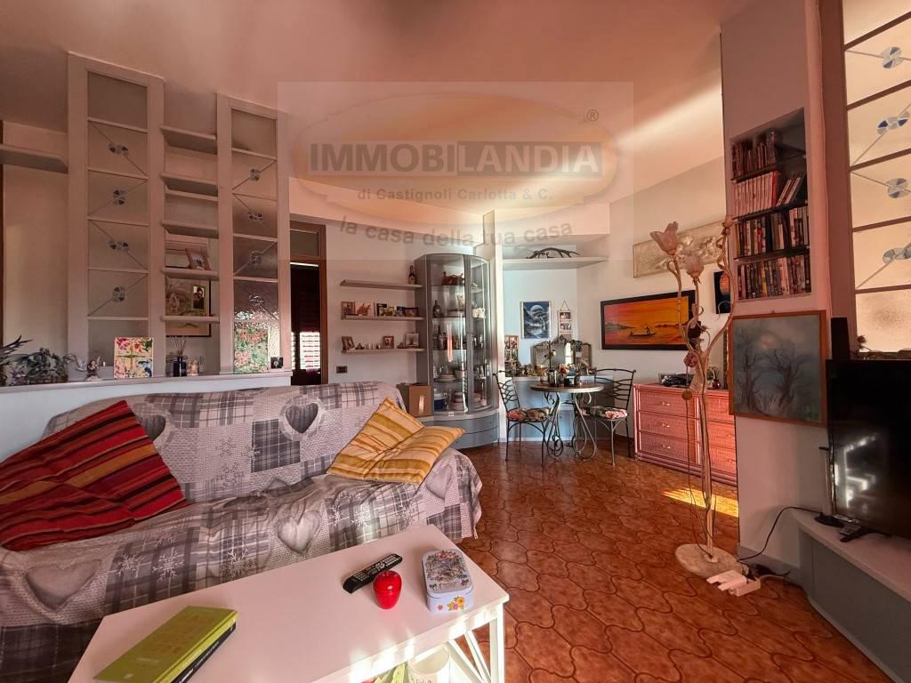 Casa indipendente con box a Peschiera Borromeo