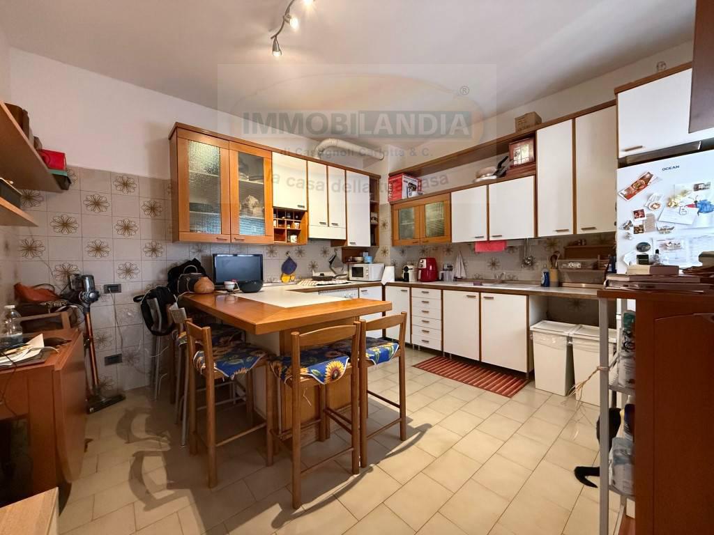 Casa indipendente con box a Peschiera Borromeo