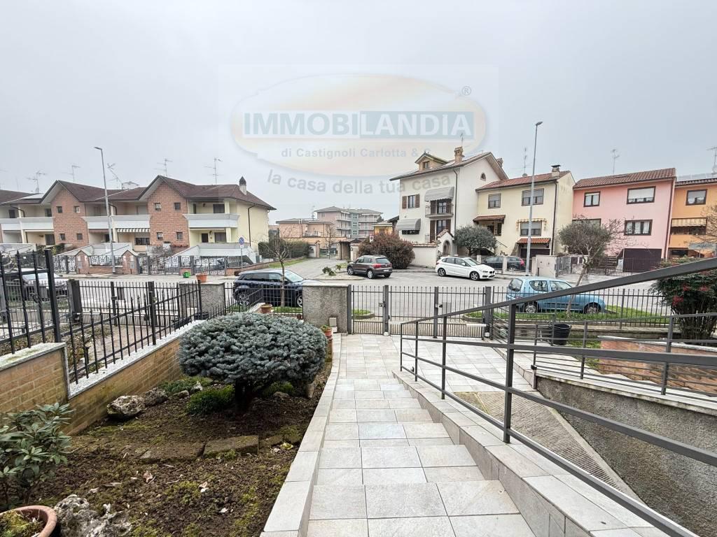 Villa con giardino a Zelo Buon Persico