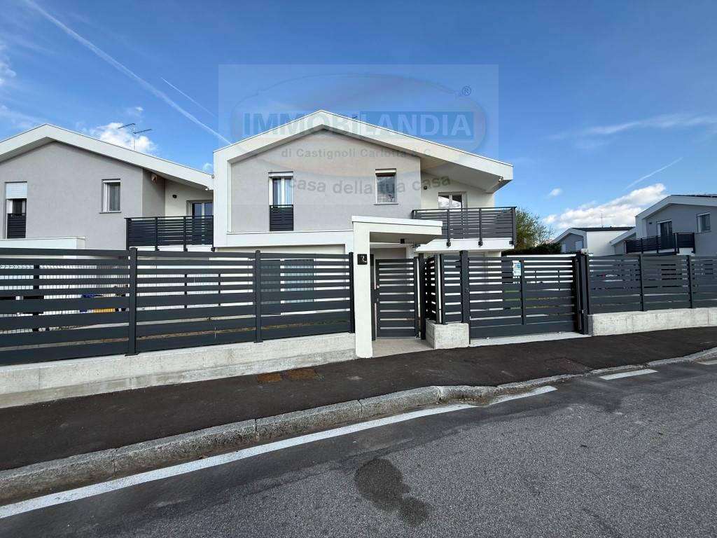 Villa Bifamiliare in vendita a Montanaso Lombardo