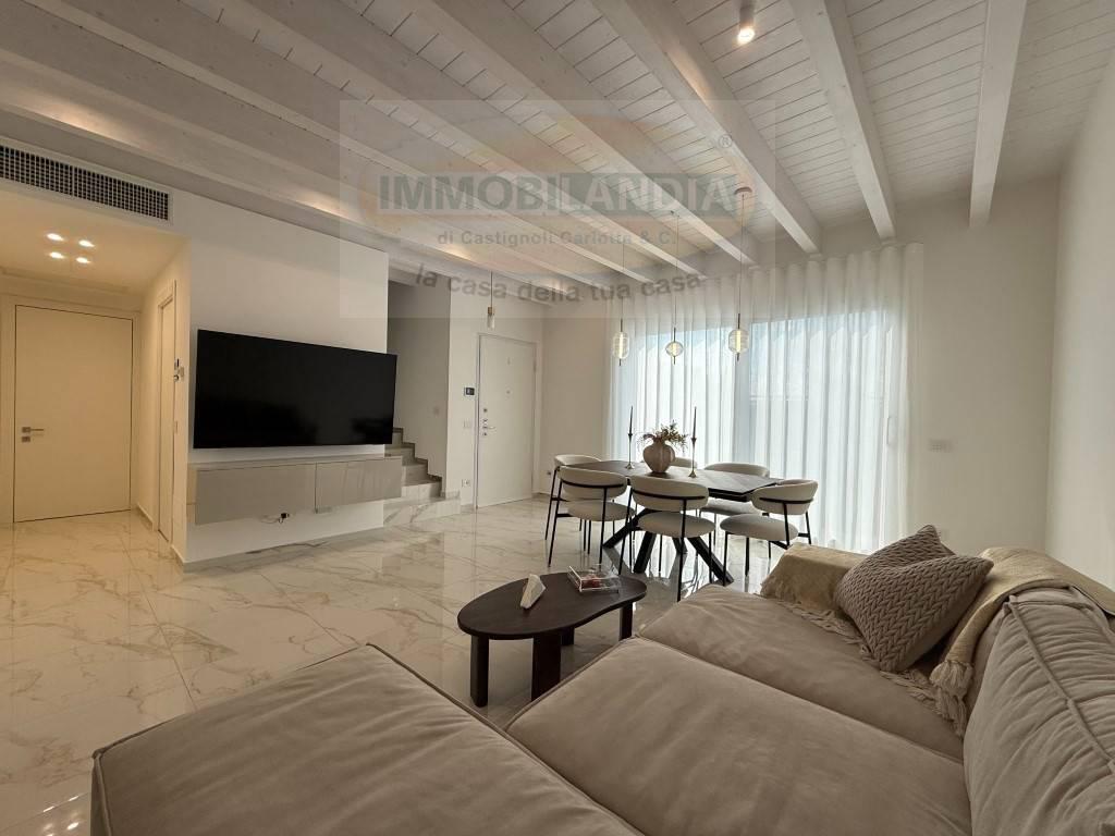 Villa Bifamiliare in vendita a Montanaso Lombardo