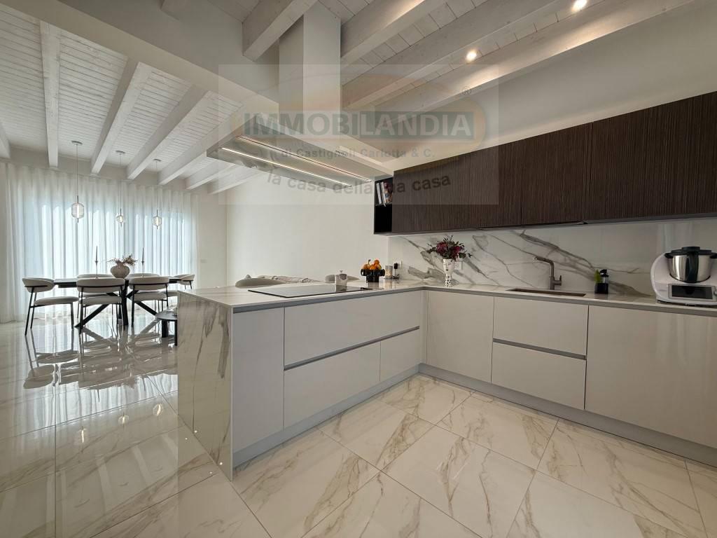 Villa Bifamiliare in vendita a Montanaso Lombardo