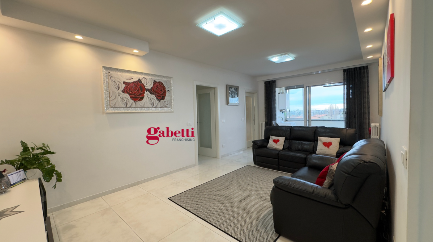Quadrilocale con box a Rimini