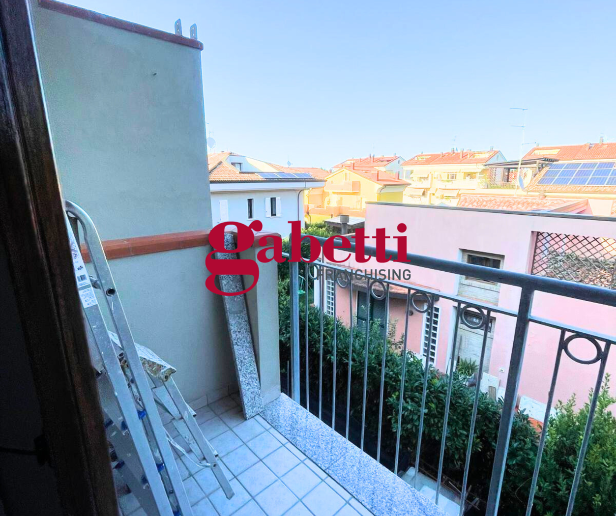 Trilocale con box a Rimini