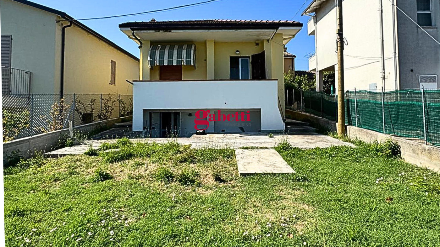 Casa indipendente con giardino a Cattolica