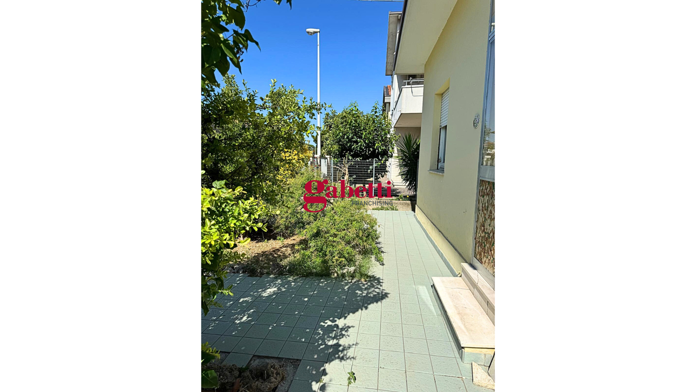 Casa indipendente con giardino a Cattolica