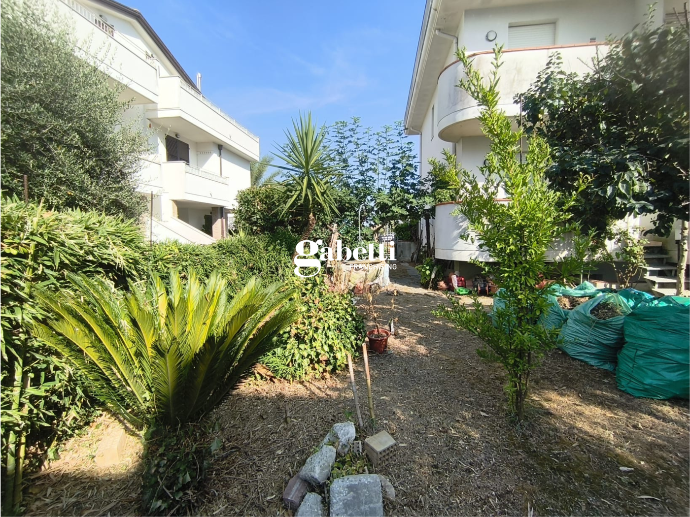 Quadrilocale con giardino a Coriano