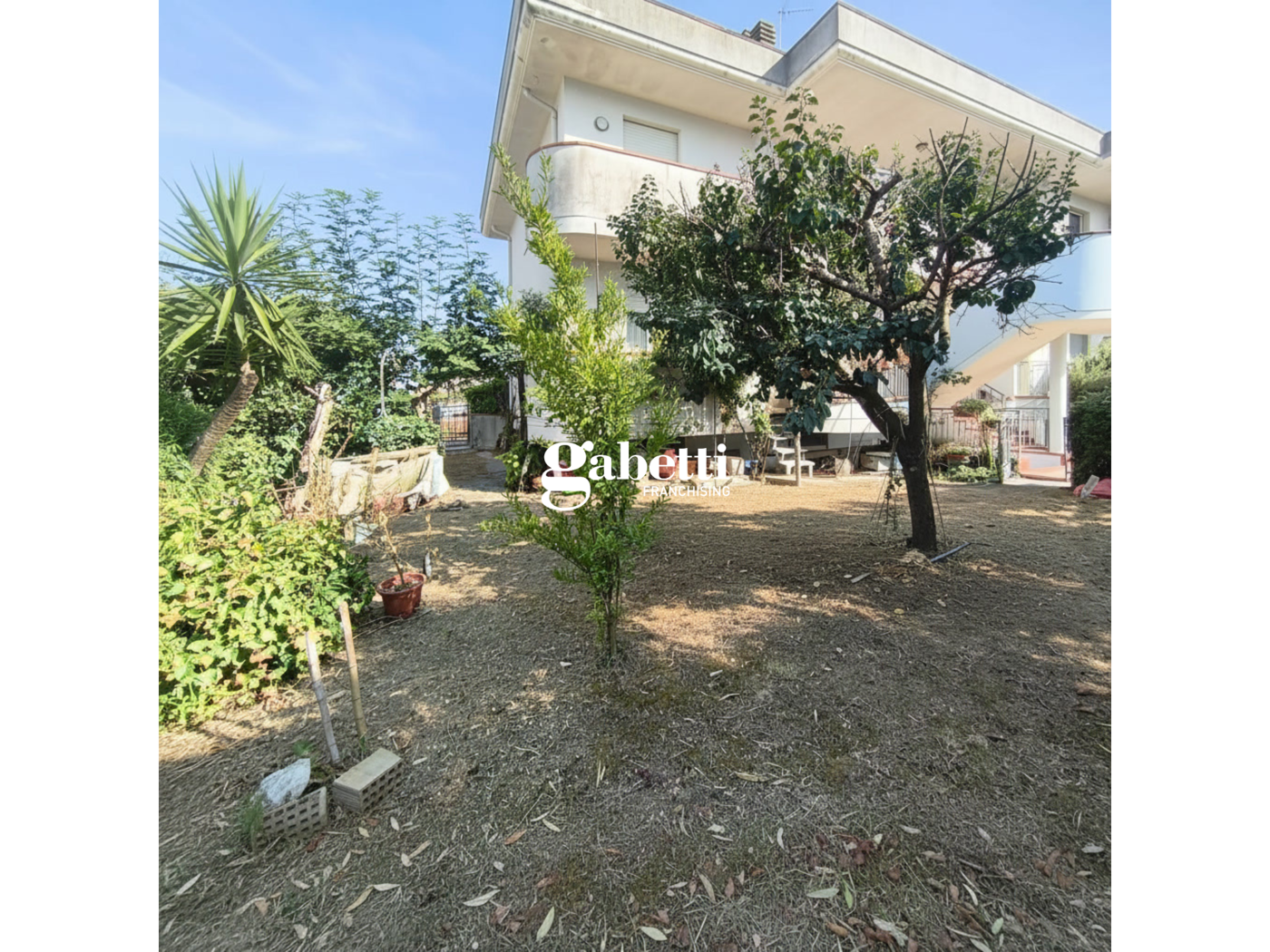 Quadrilocale con giardino a Coriano