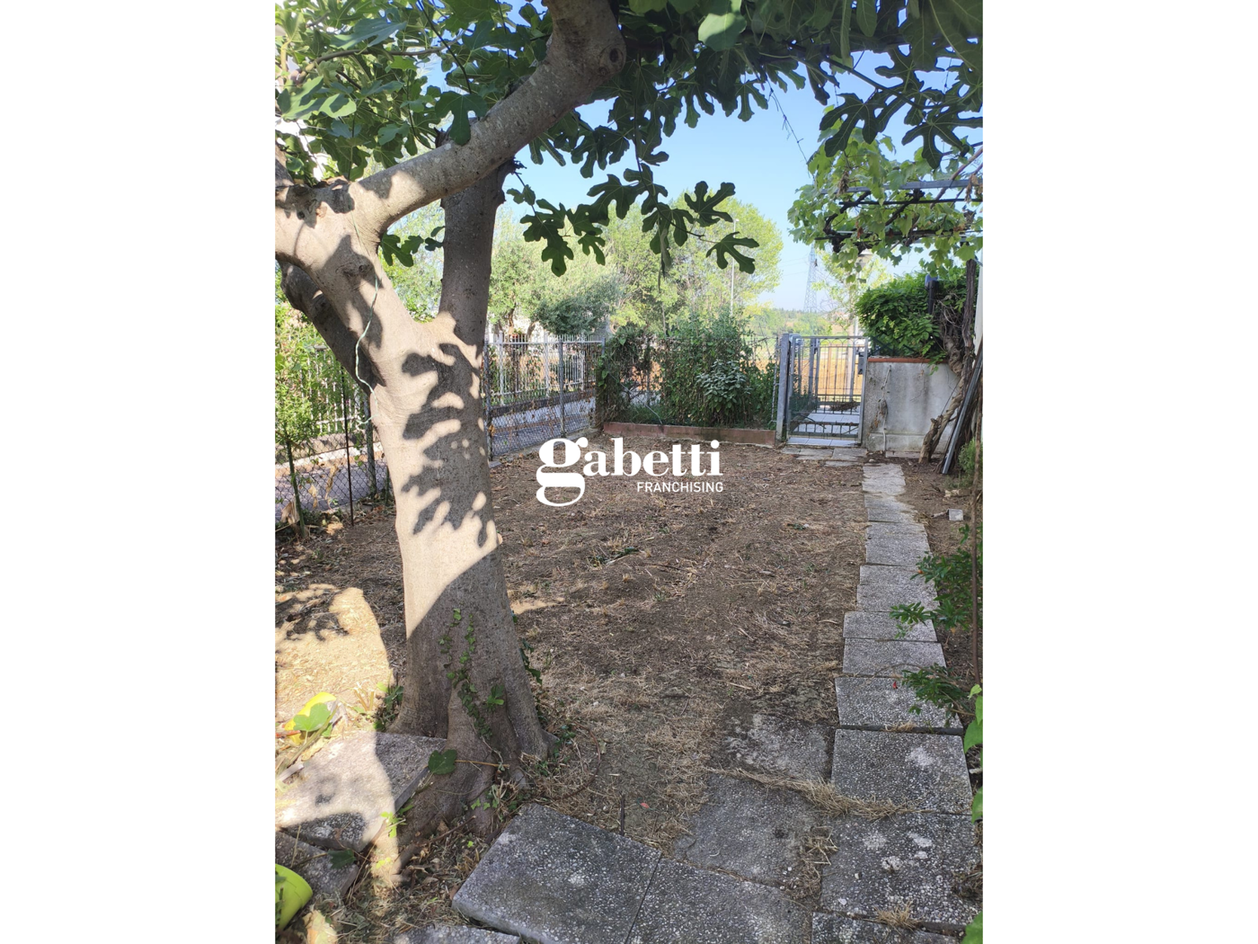 Quadrilocale con giardino a Coriano