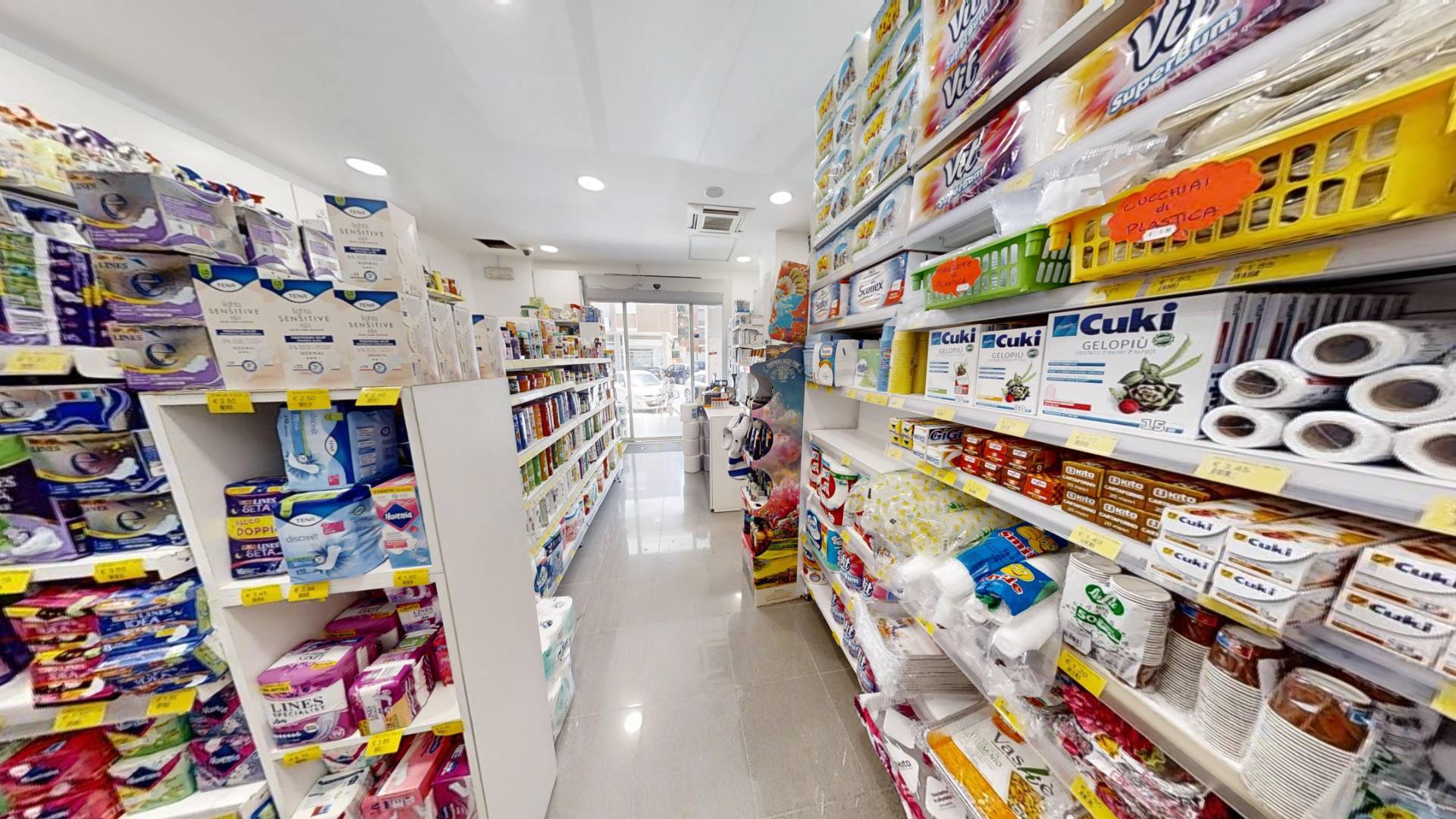 Attivit commerciale in vendita a Lecce, Salesiani