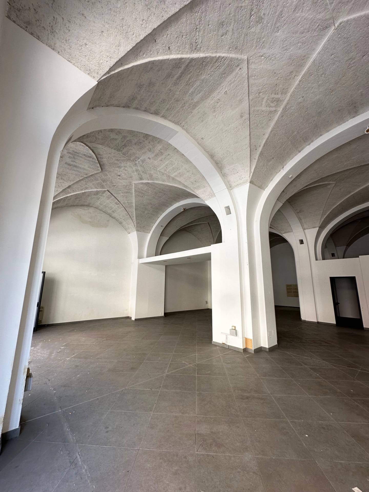 Locale commerciale in vendita a Maglie