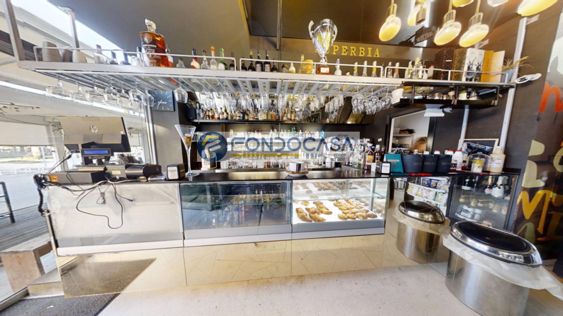 Bar in vendita a Campi Salentina