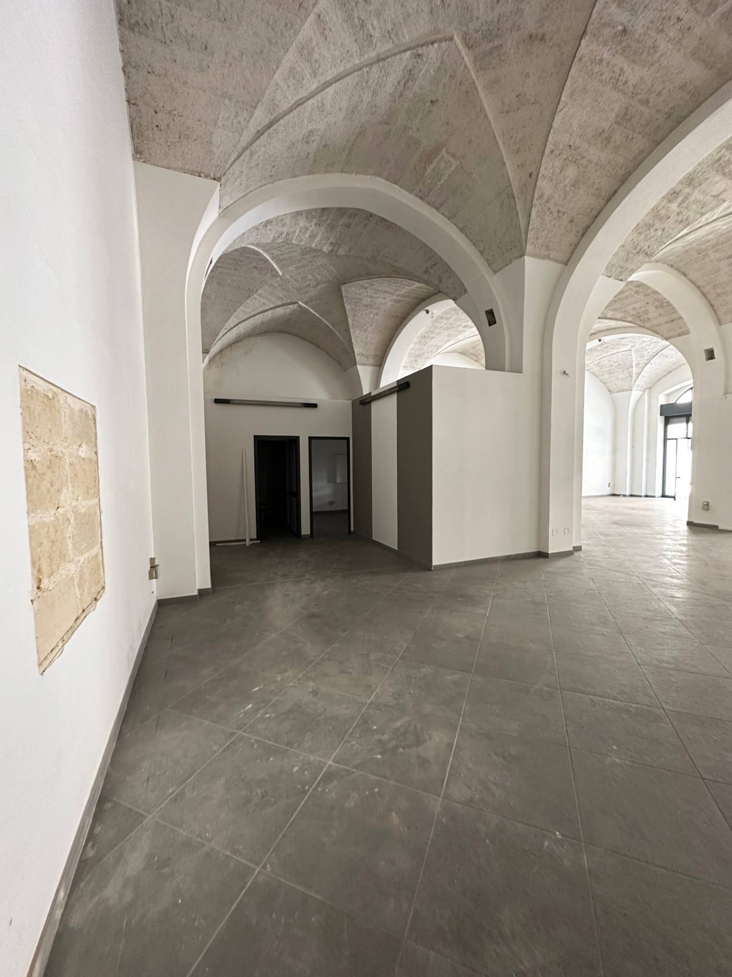 Locale commerciale in vendita a Maglie