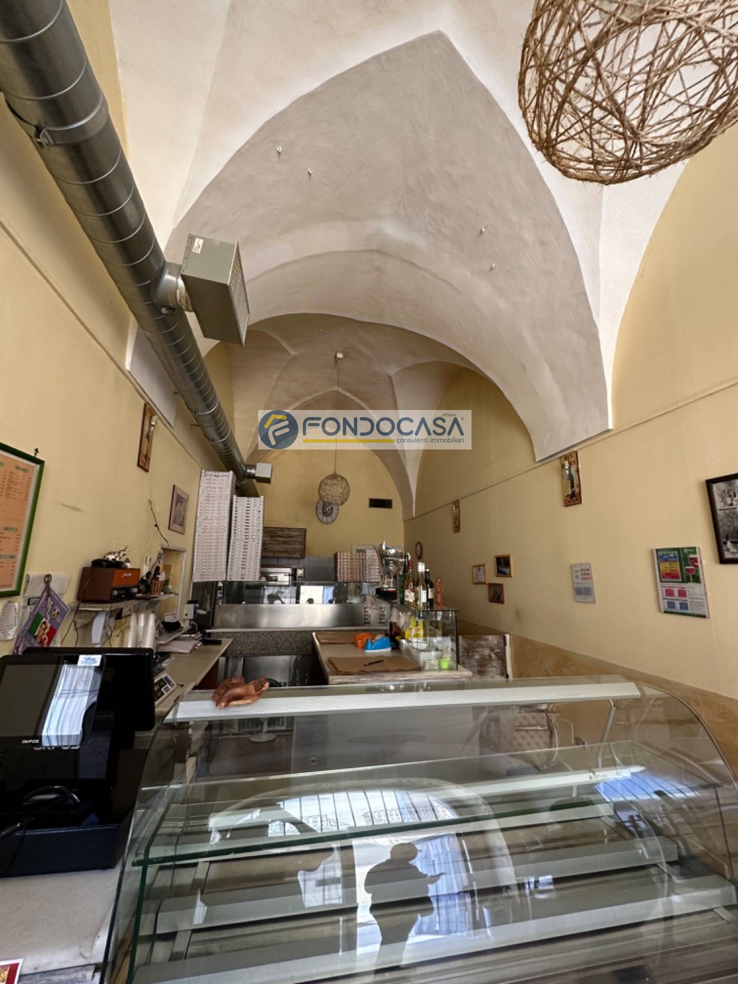 Pizzeria in affitto a Campi Salentina