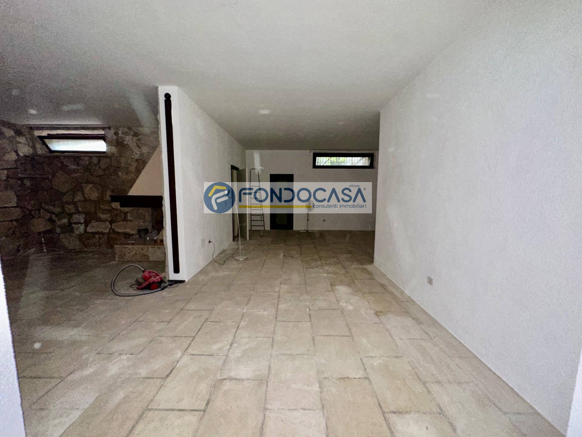 Deposito in vendita a Surbo