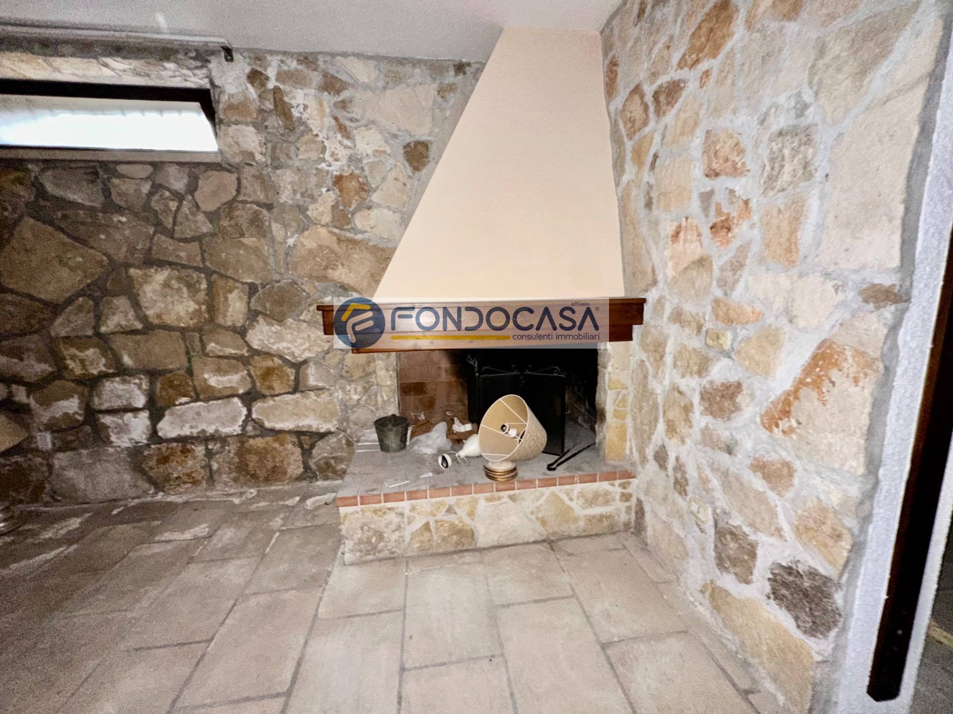 Deposito in vendita a Surbo