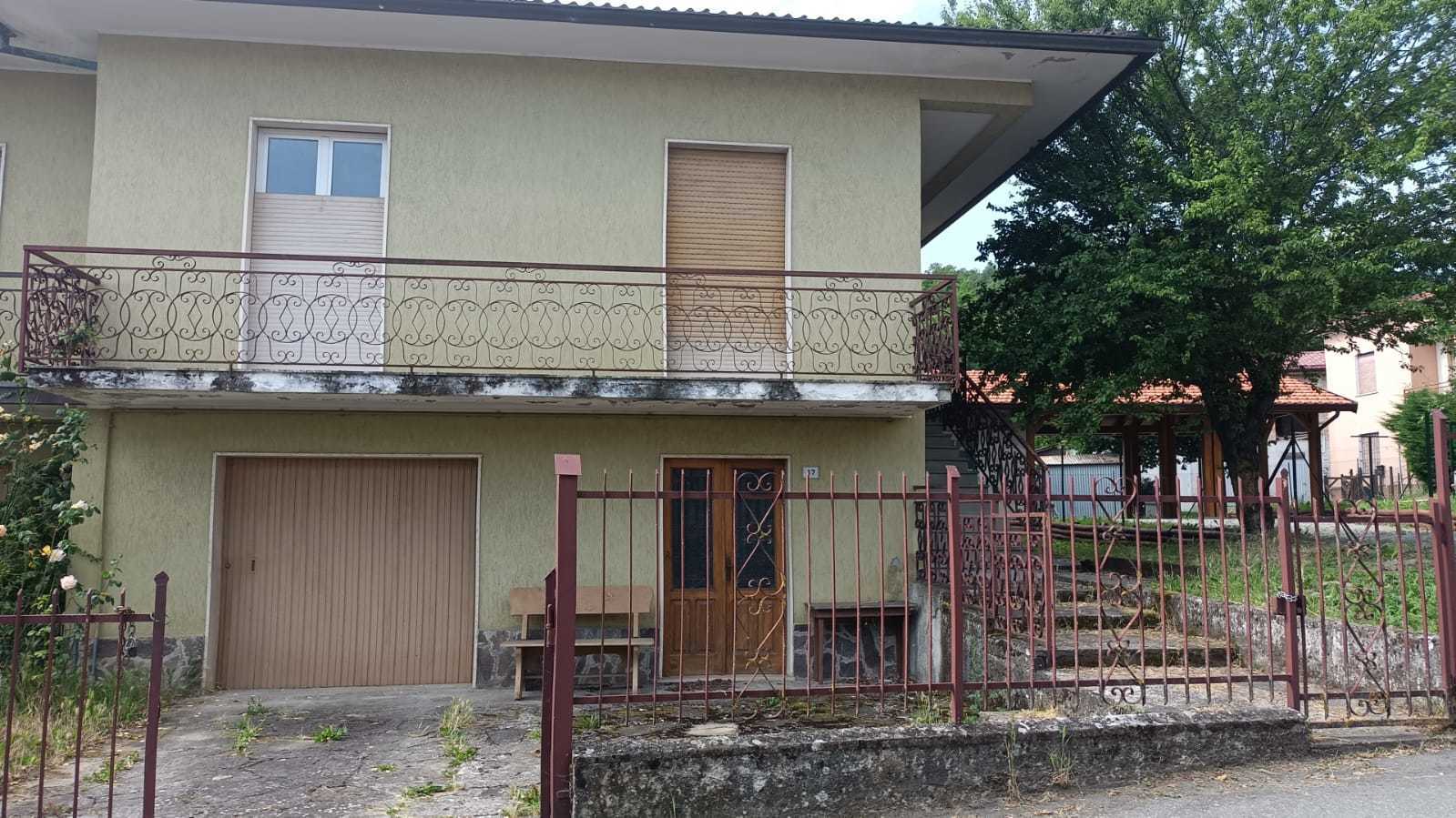 Casa indipendente da ristrutturare a Bore