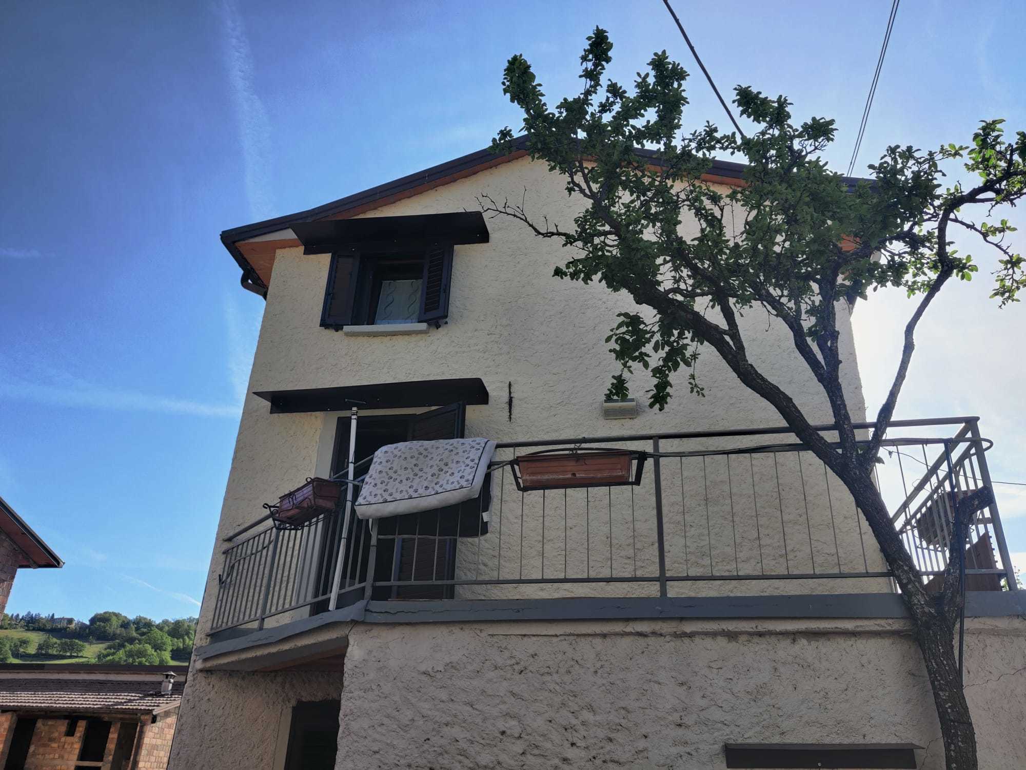 Casa indipendente in vendita, Varano de' Melegari vianino