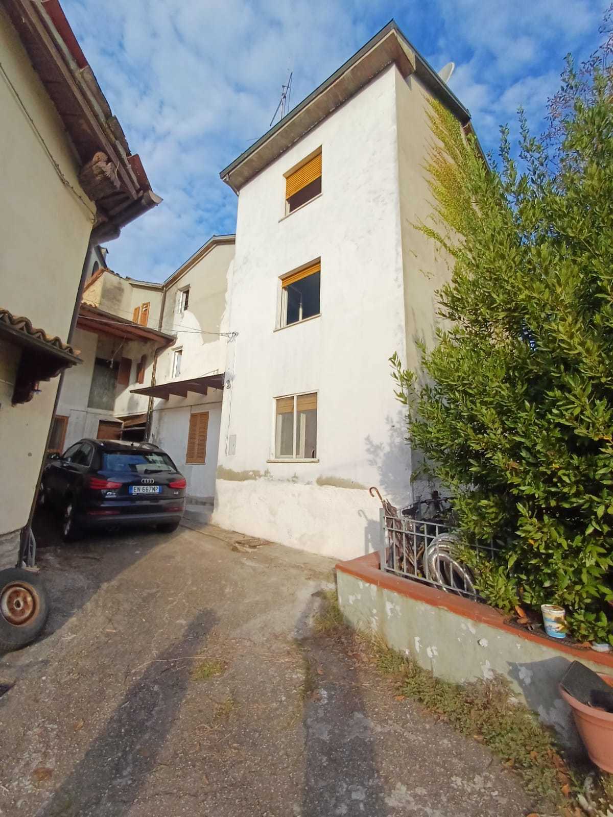 Casa indipendente da ristrutturare, Fornovo di Taro sivizzano
