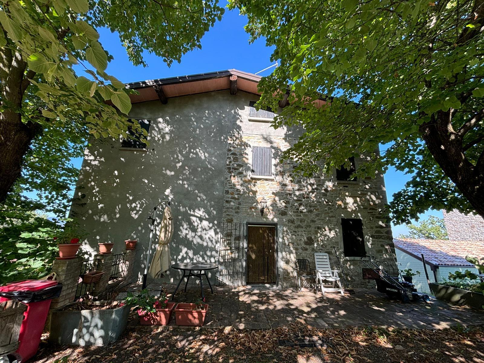 Casa indipendente in vendita a Varano de' Melegari