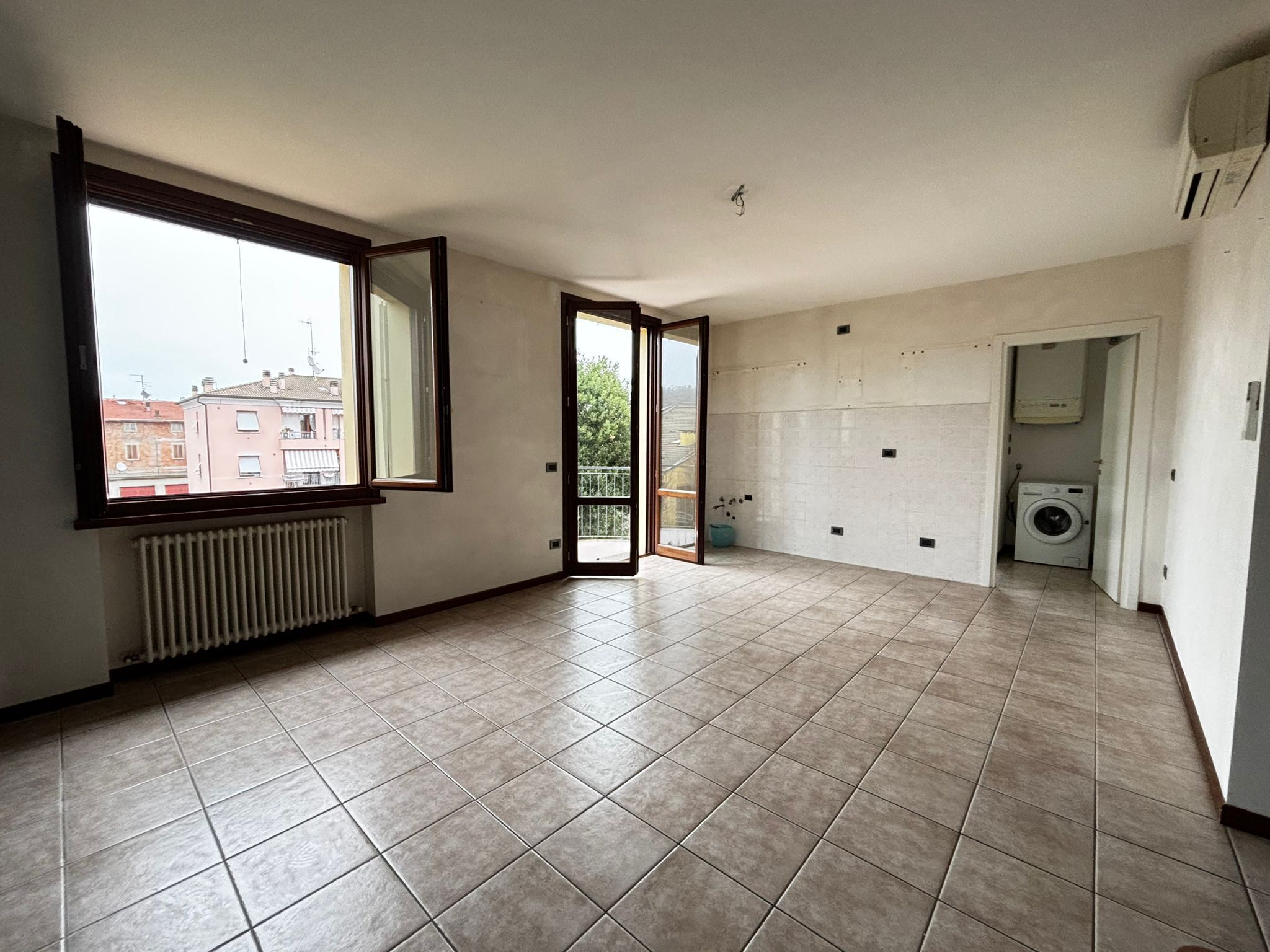 Trilocale in vendita, Medesano felegara