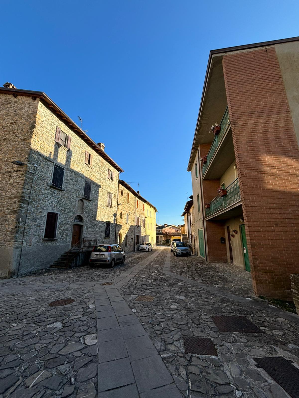 Appartamento in vendita a Varano de' Melegari