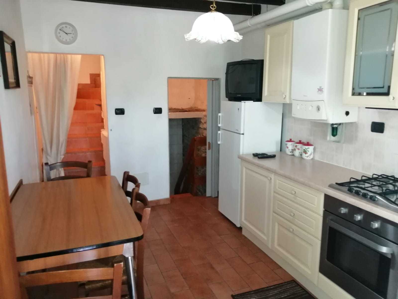 Trilocale in affitto, Varano de' Melegari serravalle