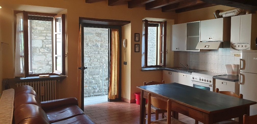 Trilocale in affitto, Varano de' Melegari serravalle