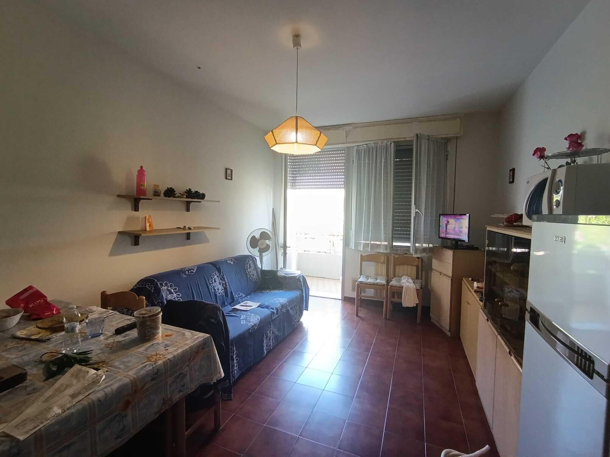 Bilocale in affitto, Massa marina di
