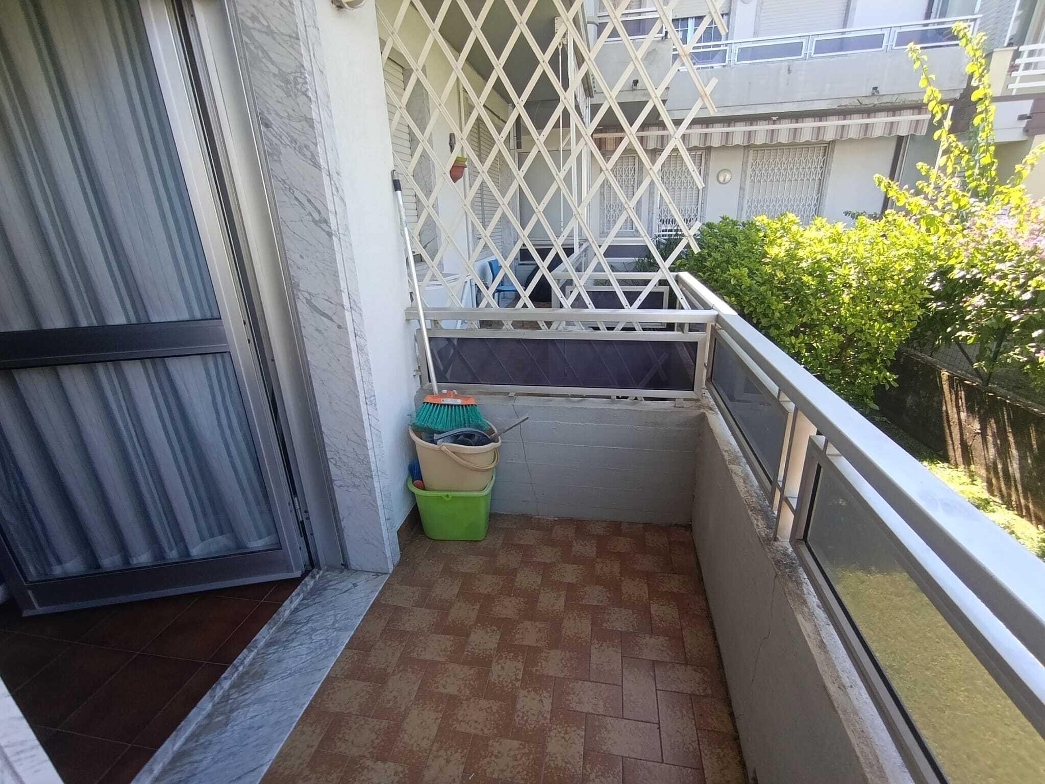Bilocale in affitto, Massa marina di