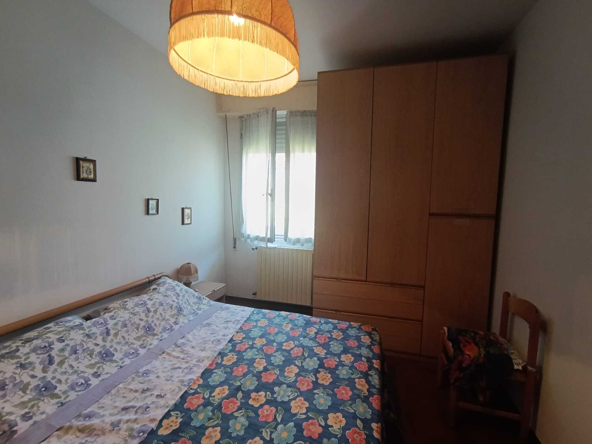 Bilocale in affitto, Massa marina di