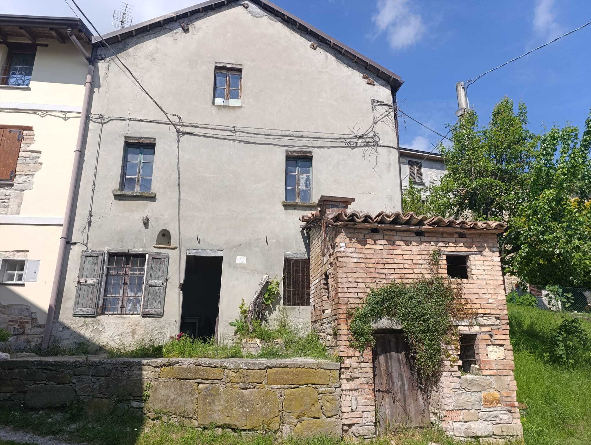 Casa indipendente da ristrutturare a Pellegrino Parmense
