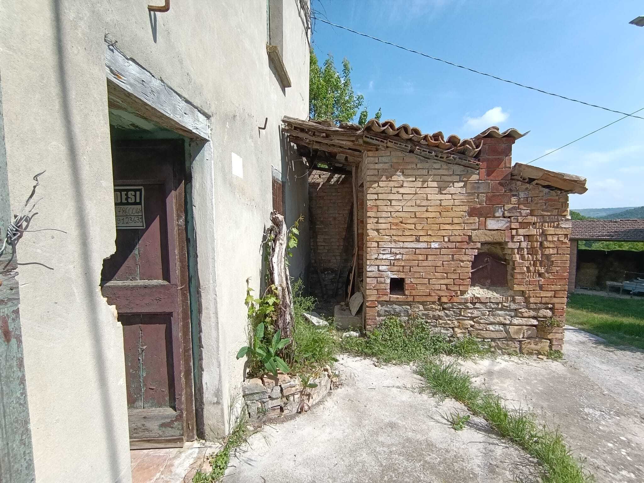 Casa indipendente da ristrutturare a Pellegrino Parmense