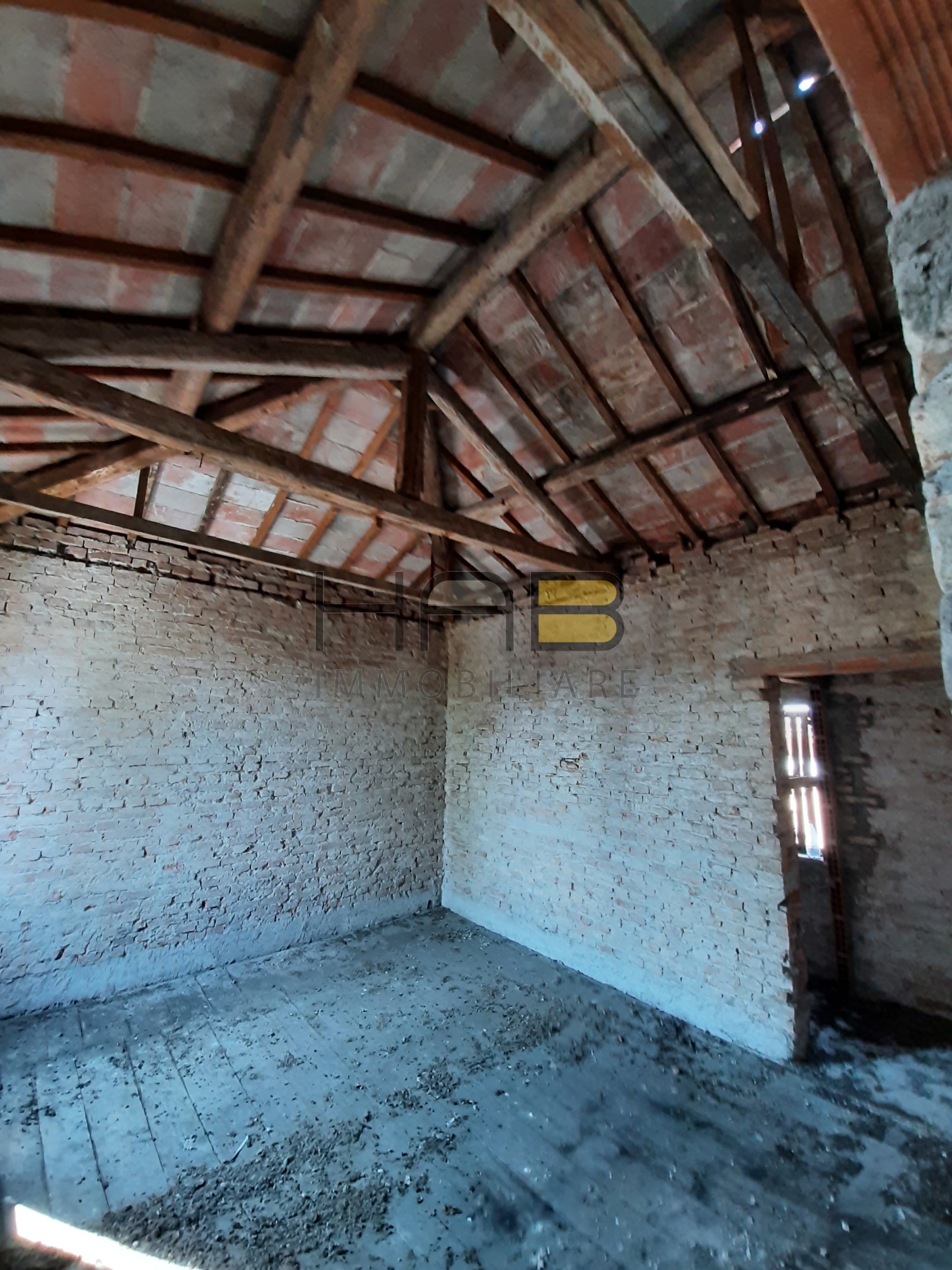 Casa indipendente con giardino in via carini, Padova