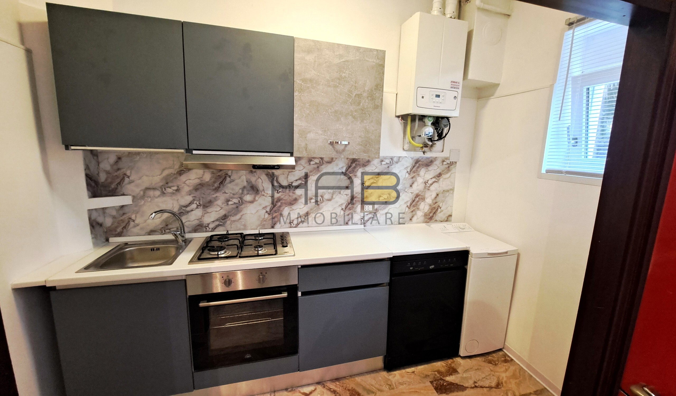 Trilocale ristrutturato in via benizzi, Padova