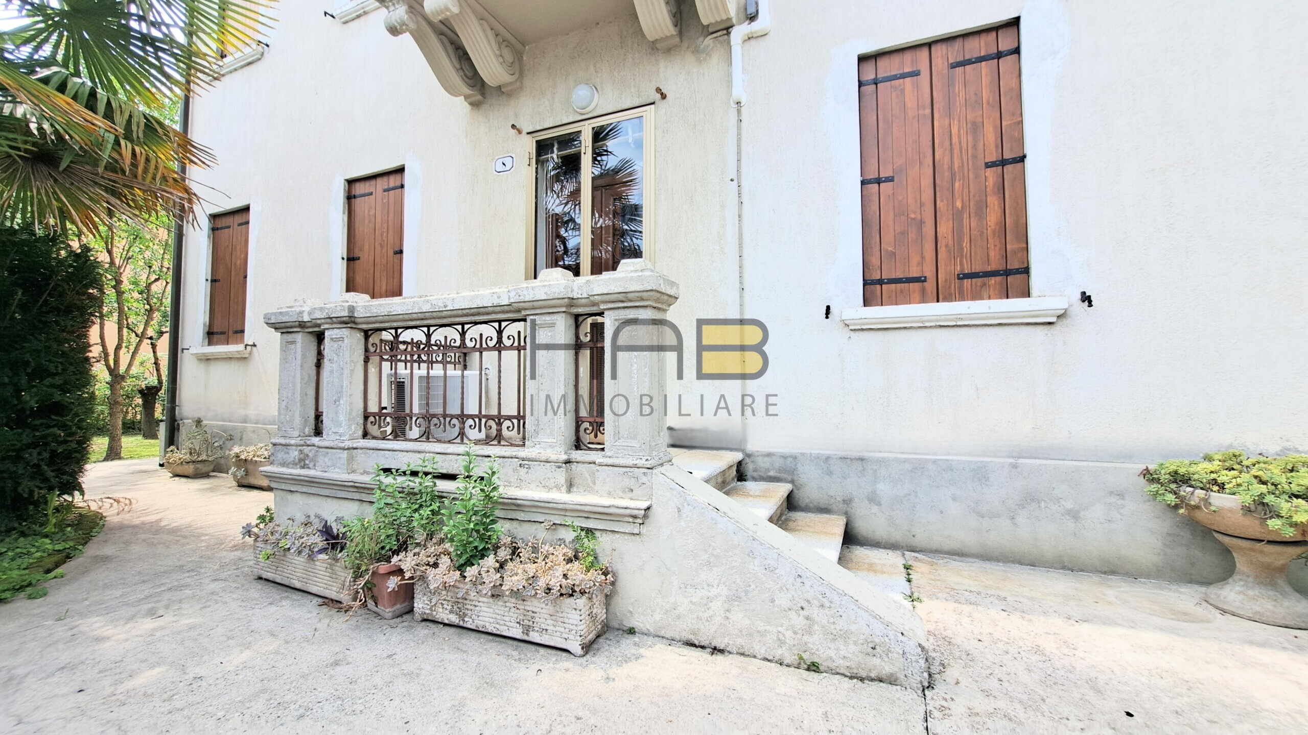 Villa con giardino in via giacomo andrea giacomini, Padova